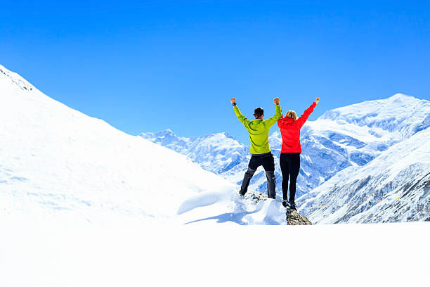 lavoro di squadra di successo e successo motivazione - annapurna range foto e immagini stock