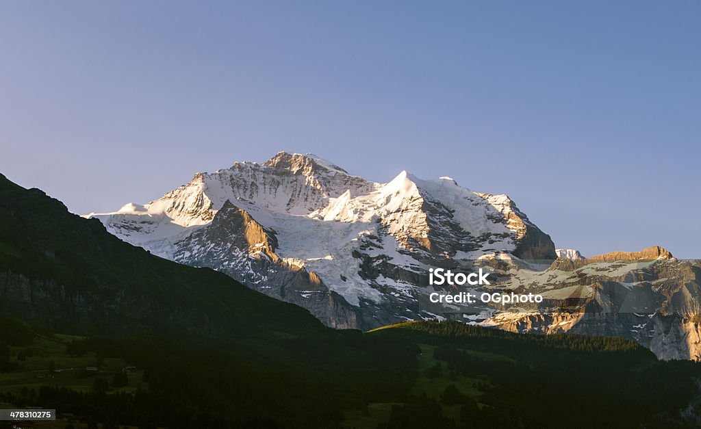 Юнгфрау Гора в рано утром, Швейцария - Стоковые фото Jungfrau Region роялти-фри