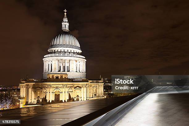 St Pauls Dome Przez Noc - zdjęcia stockowe i więcej obrazów Katedra św. Pawła - Katedra św. Pawła, Kopuła - Element architektoniczny, Anglia