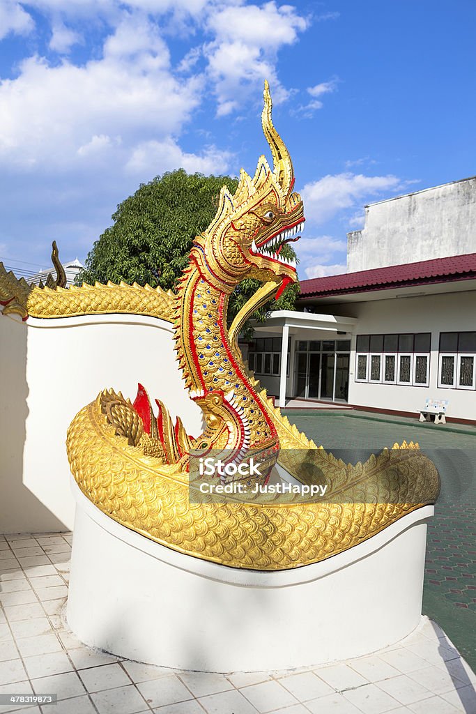 Statua di drago in Provincia di Chiang Mai, Thailandia - Foto stock royalty-free di Ambientazione esterna