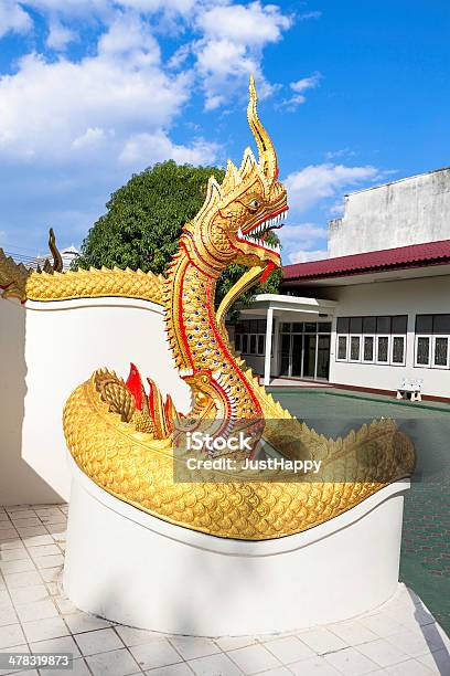 Statua Di Drago In Provincia Di Chiang Mai Thailandia - Fotografie stock e altre immagini di Ambientazione esterna