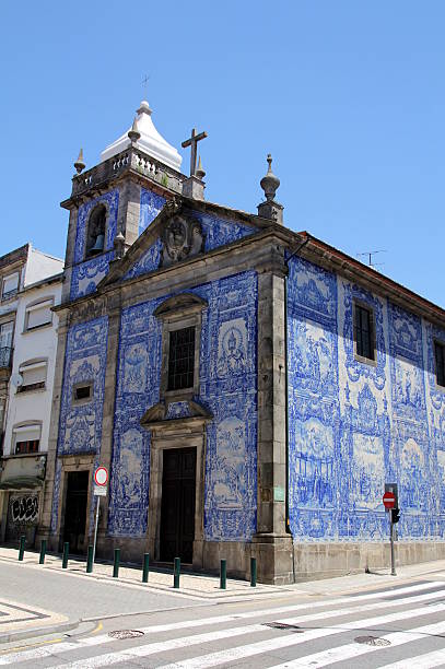 istock Azulejos on a church wall in Porto 478320318