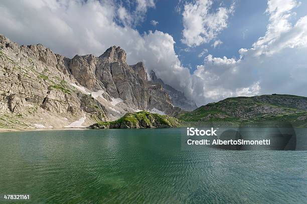 Lago De Coldai - Fotografias de stock e mais imagens de Alpes Europeus - Alpes Europeus, Ao Ar Livre, Beleza natural