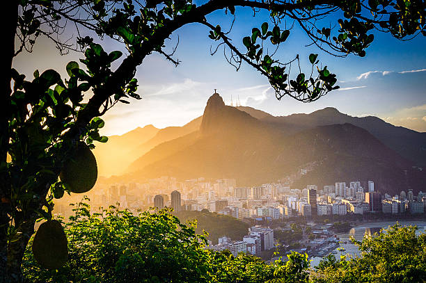 cristo el redentor - christ the redeemer rio de janeiro brazil corcovado fotografías e imágenes de stock