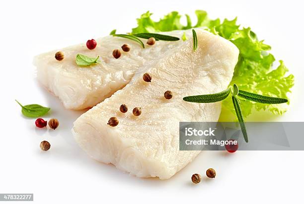 Filetto Di Pesce Preparato Pezzi - Fotografie stock e altre immagini di Alimentazione sana - Alimentazione sana, Bianco, Bollito