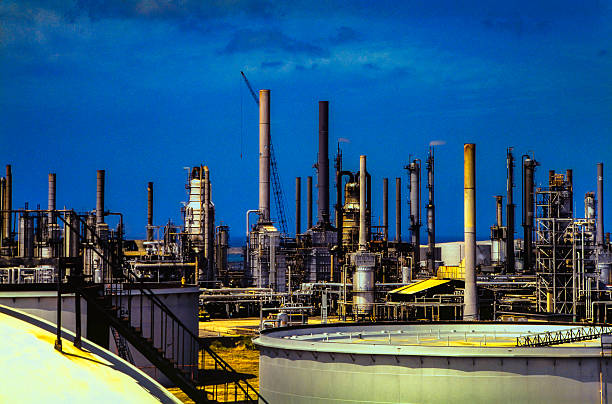 엔진오일 리파이너리 예술장 - industry landscaped oil industry powder blue 뉴스 사진 이미지