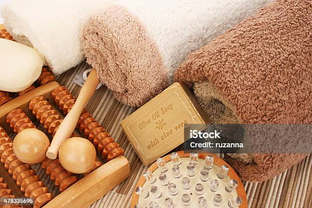 Handtücher Und Spaset Stockfoto und mehr Bilder von Ausgedörrt - Ausgedörrt, Badewanne, Badezimmer
