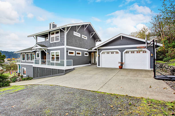 istock Large gray modern house and garage. 478348472