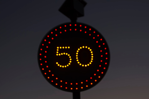 Traffic signal with night lighting with solar panel. Maximum permissible speed 50 - Traffic signal with night lighting with solar panel. Maximum speed allowed 50