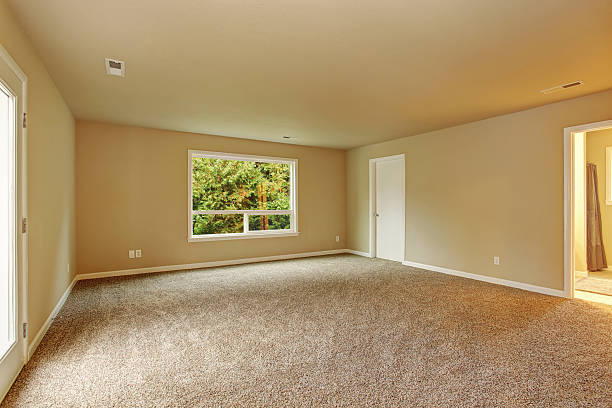 istock Unfurnished bedroom with carpet. 478381512