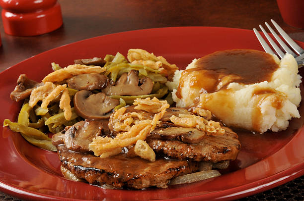 steak de salisbury et de la purée de pommes de terre - salisbury steak photos et images de collection