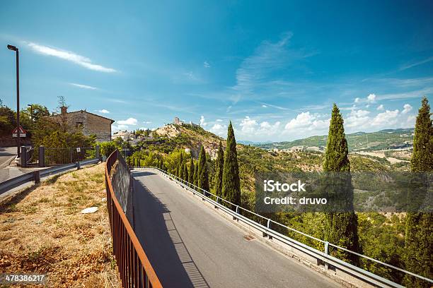 Estrada De Montanha - Fotografias de stock e mais imagens de Ajardinado - Ajardinado, Alfalto, Ao Ar Livre