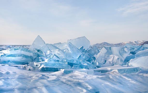 冬ます。氷の表面のバイカル湖ます。 - ice crystal textured ice winter ストックフォトと画像