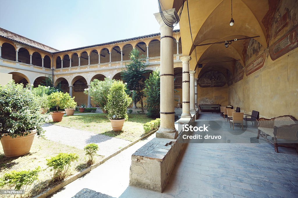 Église yard, Città di Castello, Italie - Photo de Arc - Élément architectural libre de droits