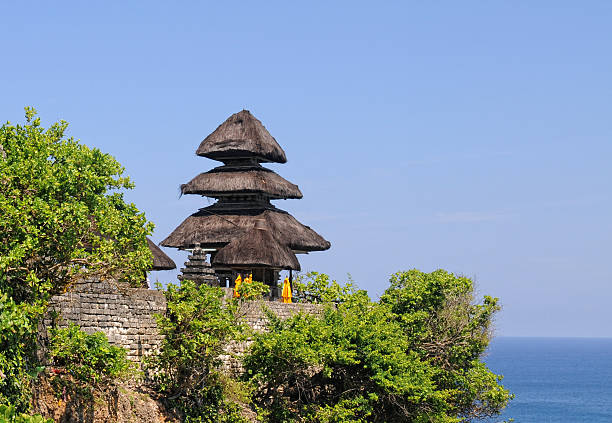 sud, il tempio di uluwatu, bali, indonesia - bali temple landscape seascape foto e immagini stock