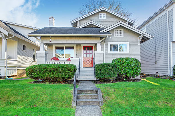 istock Beautiful northwest house with walkway. 478408408