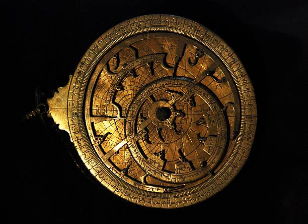 planispherical astrolabe - astrolabe photos et images de collection