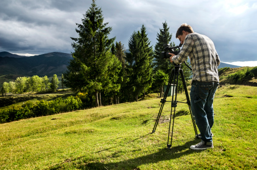 Videographer, removes the natural landscape