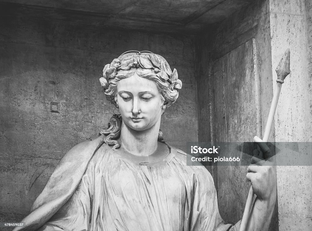 女性像でローマトレビの泉 - トレビの泉のロイヤリティフリーストックフォト