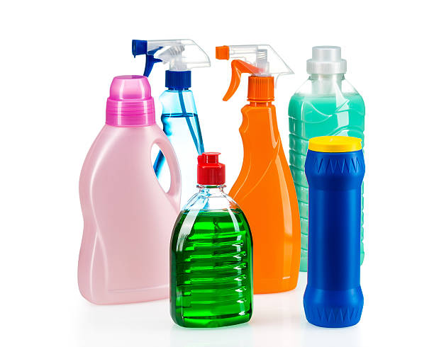 produto de limpeza contéiner de plástico para casa limpa - chemical bottle cap chores - fotografias e filmes do acervo