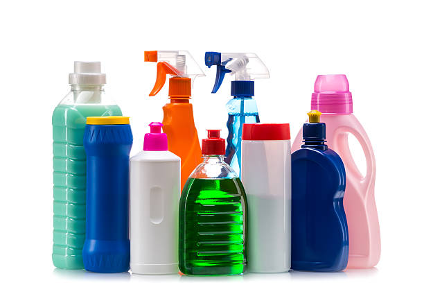 reinigungsmittel plastikbehälter für haus reinigung - cleaning fluid stock-fotos und bilder