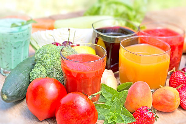 주스와 스무디 - vegetable juice juice carrot tomato 뉴스 사진 이미지