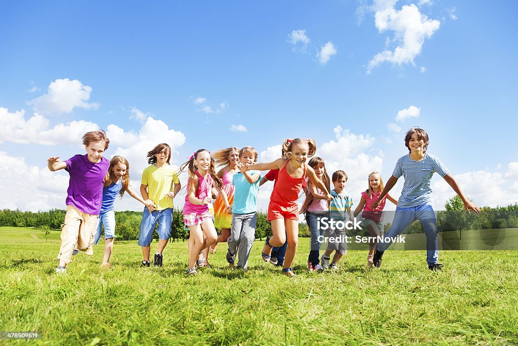 Viele Kinder Laufen - Lizenzfrei Aktivitäten und Sport Stock-Foto