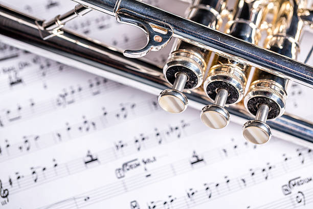 나팔꽃 클로즈업 음악 시트 - close up musical instrument trumpet valve 뉴스 사진 이미지