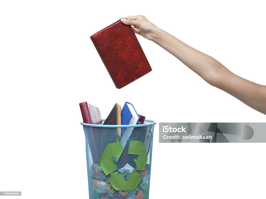 Libri nel Bidone per il riciclaggio - Foto stock royalty-free di Dati