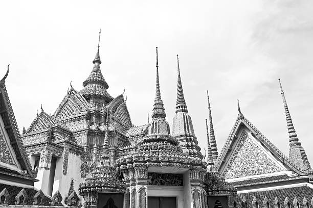 istock Wat Pho or Wat Phra Chetuphon, monochrome 478549566