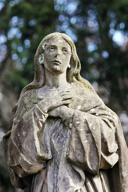istock Statue Of Virgin Mary 478561170