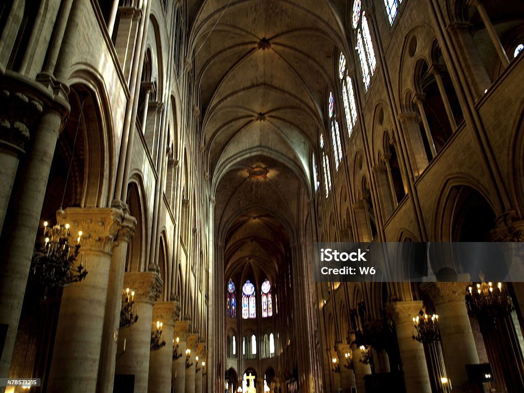 interior de Notre Dame - Foto de stock de Altar libre de derechos