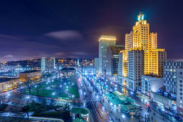 프로비던스 시내 - providence rhode island downtown district skyline 뉴스 사진 이미지