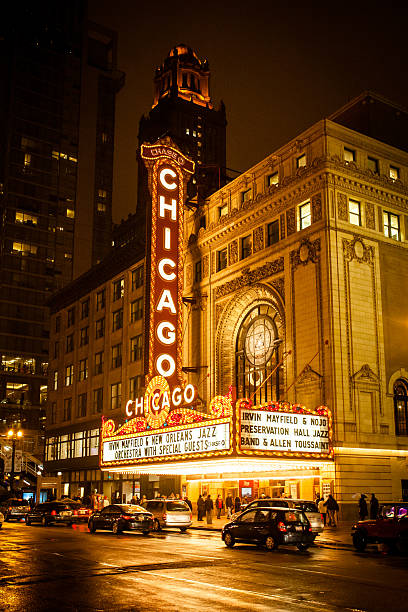 teatro de chicago à noite - chicago at night - fotografias e filmes do acervo