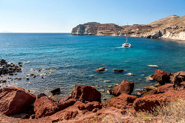 istock The red beach in Santorini 478584213