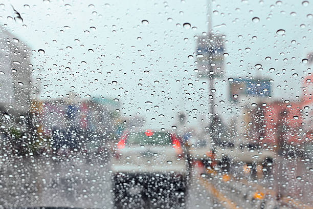 istock Water drop on traffic jam and electric light. 478627892