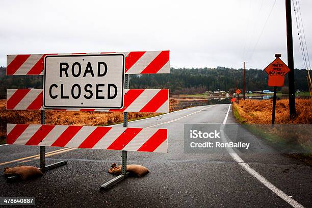 도로 문닫음 호수 범람 시기에는 도로 폐쇄 표지판에 대한 스톡 사진 및 기타 이미지 - 도로 폐쇄 표지판, 홍수, 워싱턴 주