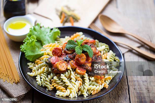 Italian Spaghetti Stock Photo - Download Image Now - 2015, Basil, Beef