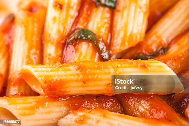 Pasta Con Pomodoro Salsa Di Manzo - Fotografie stock e altre immagini di Alimentazione sana - Alimentazione sana, Alla griglia, Antipasto