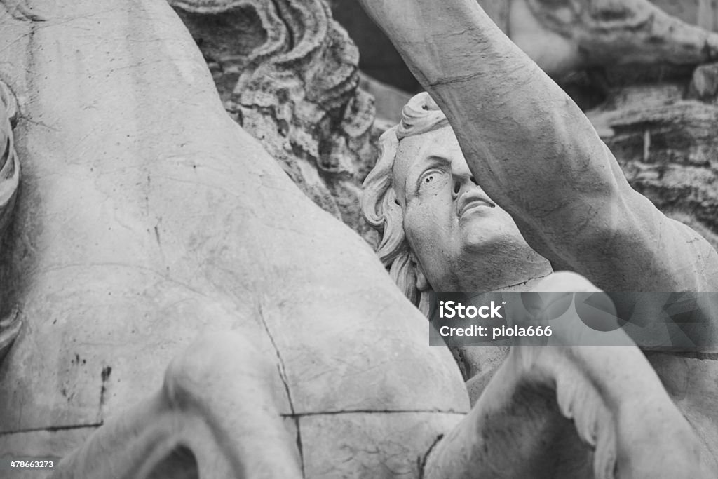 Szczegóły rzeźby w Fontanna di Trevi w Rzymie - Zbiór zdjęć royalty-free (Antyczny)