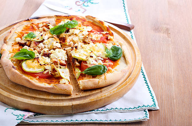 istock Courgette, chicken and feta pizza 478672152