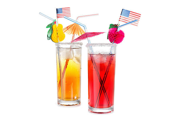 drapeau américain et cocktails - flag glass striped fourth of july photos et images de collection