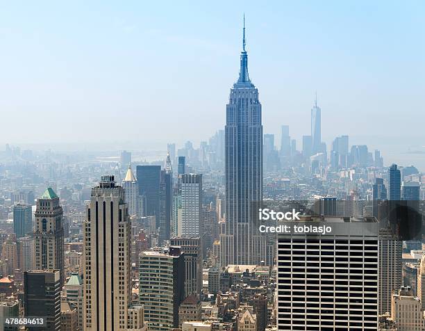 Foto de Vista Aérea De Manhattan De Nova York e mais fotos de stock de Arquitetura - Arquitetura, Arranha-céu, Centro da cidade
