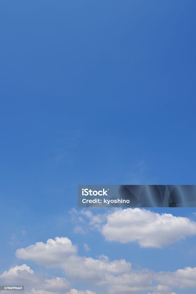 青い空と雲の背景 - 2015年のロイヤリティフリーストックフォト