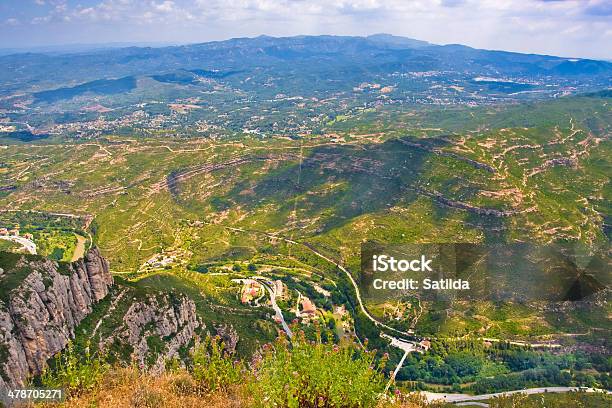 Vista Do Vale E Montserrat Mosteiro Catalunha Espanha - Fotografias de stock e mais imagens de Abadia