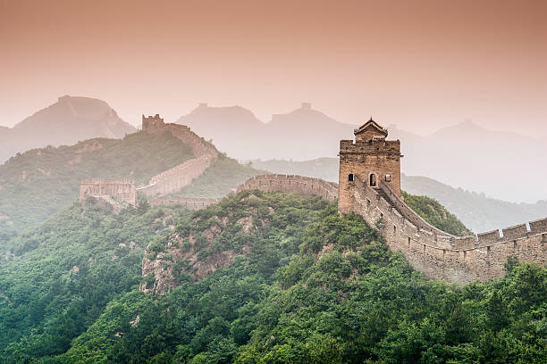 great wall of china - chinesische mauer stock-fotos und bilder