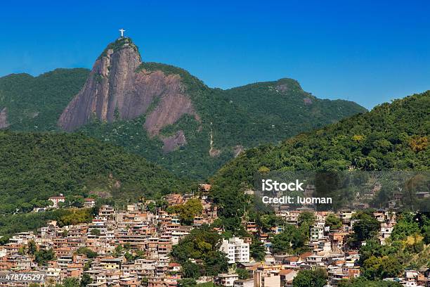 Favela No Rio De Janeiro - Fotografias de stock e mais imagens de Amontoar - Amontoar, Antena - Equipamento de Telecomunicações, Antena de Televisão
