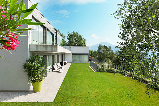 istock house with garden 478798182