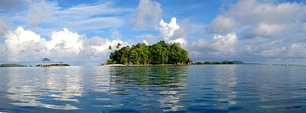istock archipelago guraici, Halmahera, Maluku, Indonesia 478803792