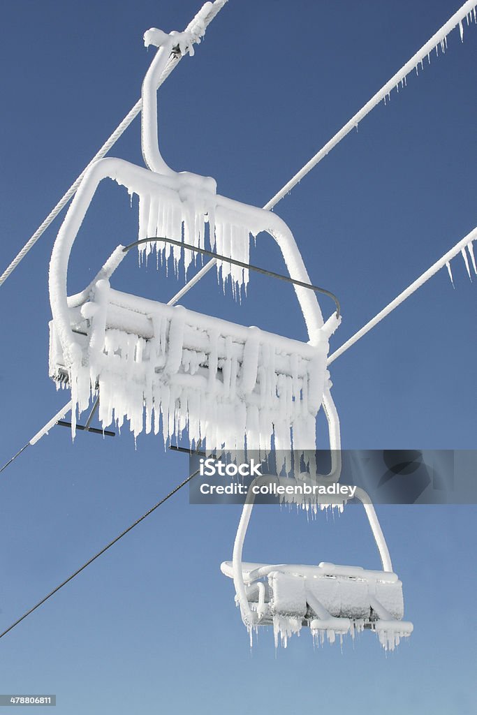 Ice silla en ascensor en las montañas - Foto de stock de Agarrar libre de derechos